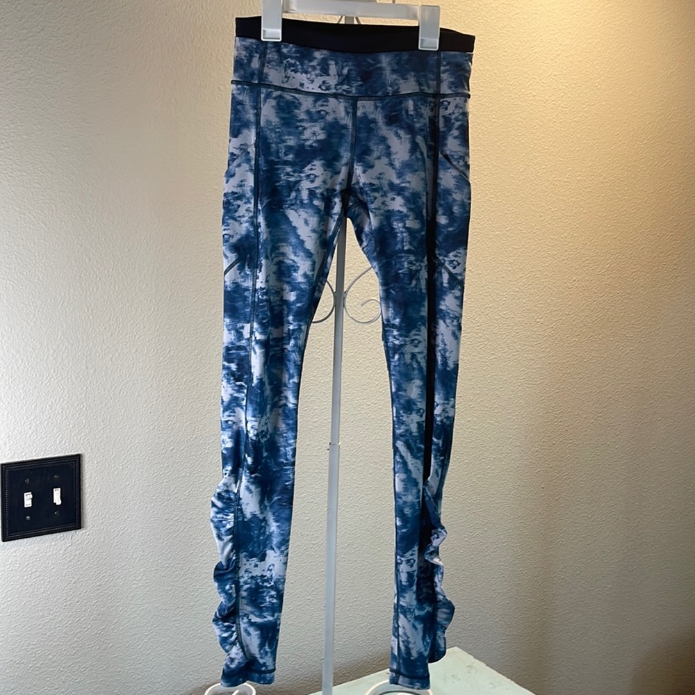 Lululemon leggings size 6 GUC no pilling, tears or spots